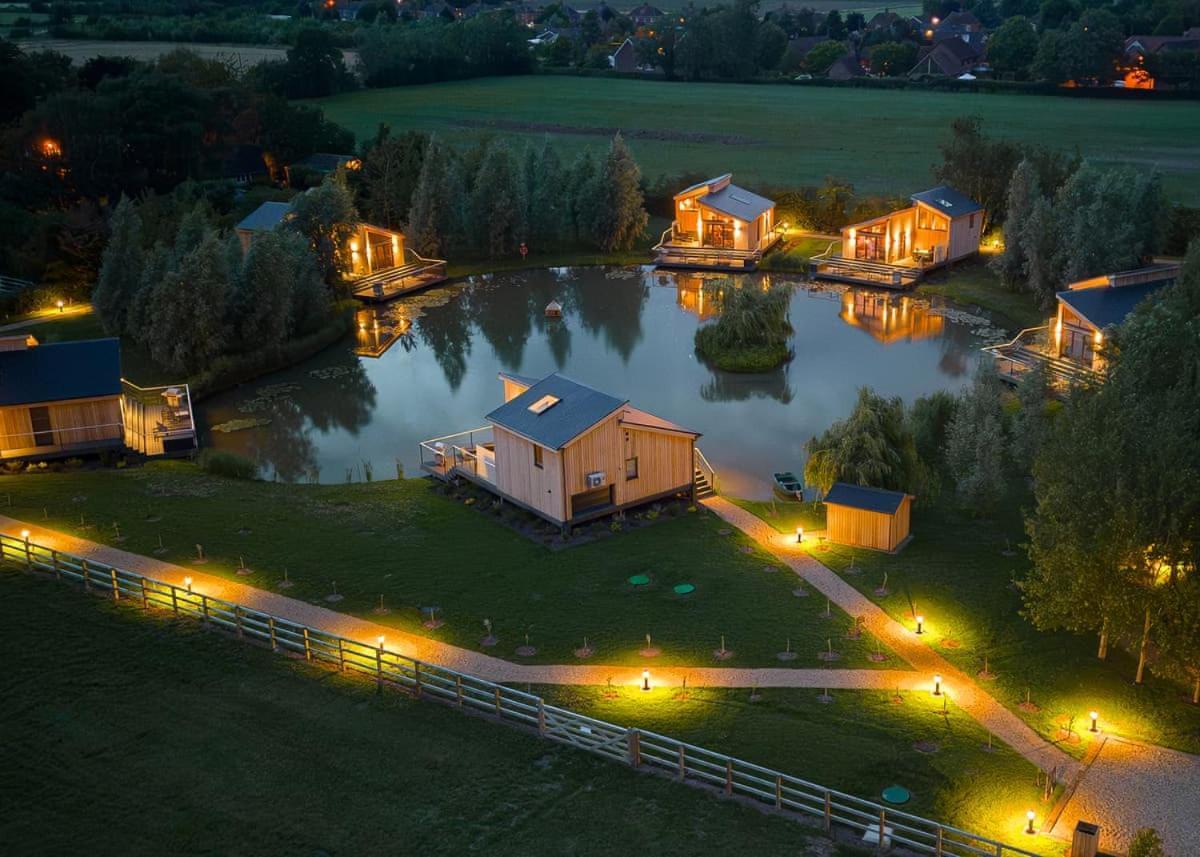 Woad Mill Lakeside Lodges Boston Eksteriør billede